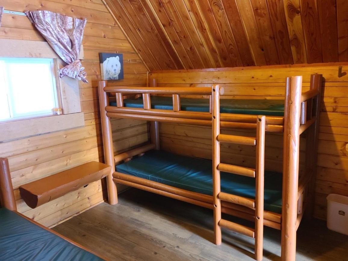 Revelstoke Rv & Cabin Resort Exteriör bild