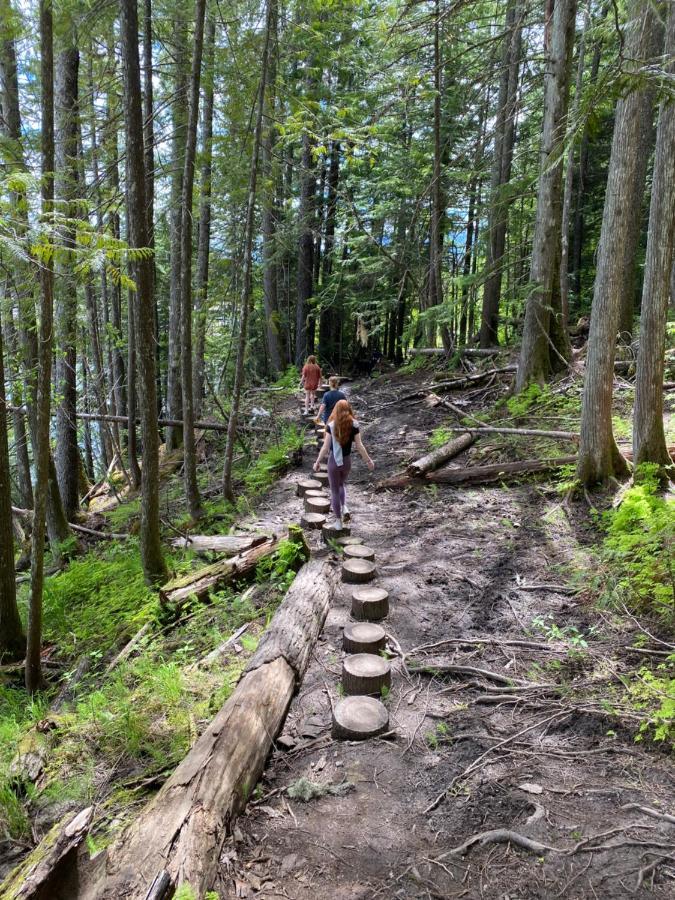 Revelstoke Rv & Cabin Resort Exteriör bild
